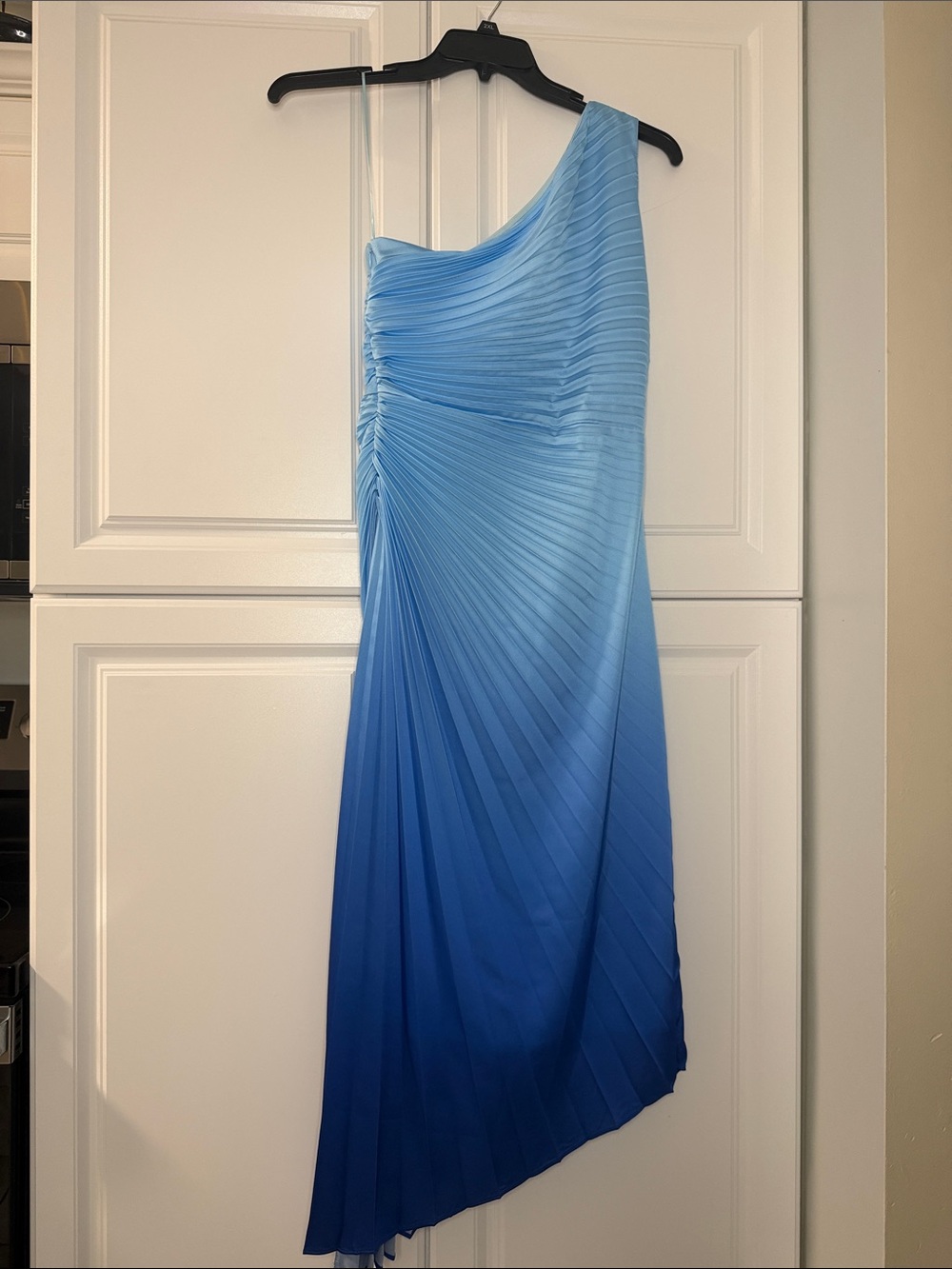 Belle Badgley Mischka Blue Ombré Pleated One Shoulder Gown